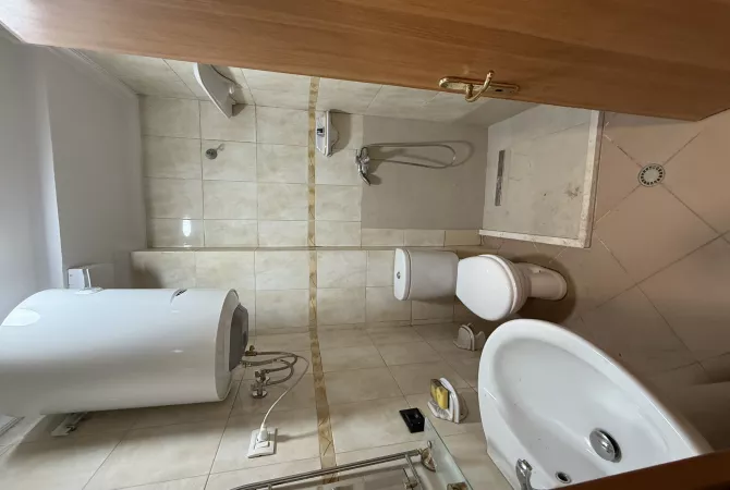 Shtepi me qera Apartament ne Tirane, 2+1, Mobilimi E mobiluar, Pagesa 900  Euro.