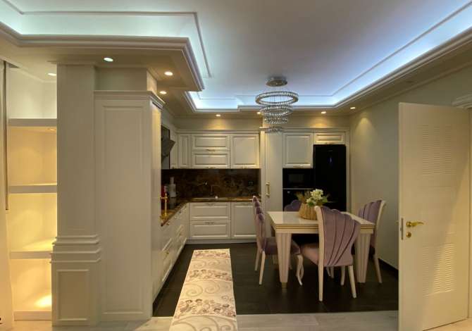 Shtepi ne shitje Apartament ne Tirane, 3+1, Mobilimi E mobiluar, Pagesa 265,000  Euro.