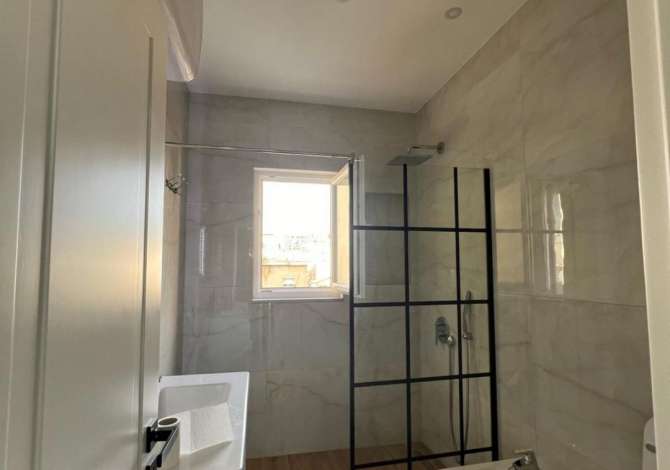 Shtepi ne shitje Apartament ne Tirane, 2+1, Mobilimi E mobiluar, Pagesa 350,000  Euro.