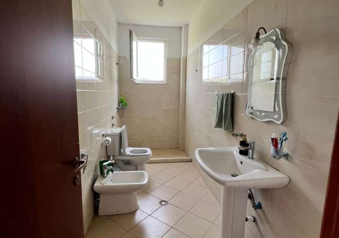 Shtepi me qera Apartament ne Tirane, 6+1, Mobilimi Pjeserisht e mobiluar, Pagesa 2,500  Euro.