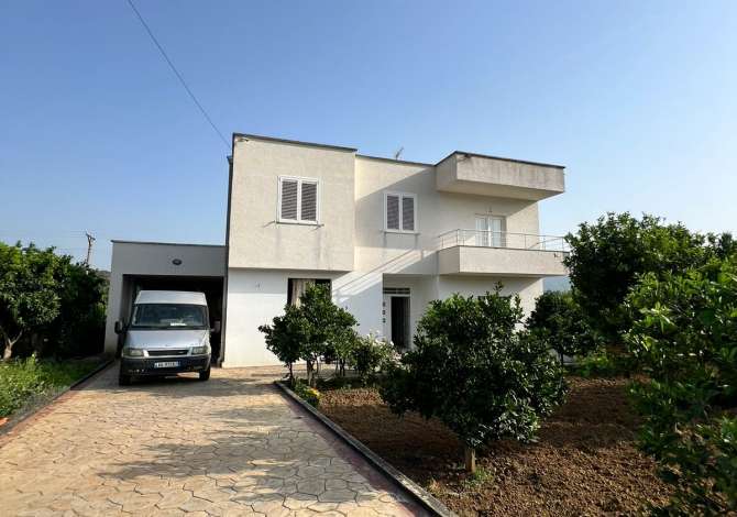 Shtepi me qera 6+1 ne Tirane - 2,500 Euro