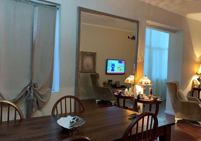 Shtepi ne shitje Apartament ne Tirane, 4+1, Mobilimi E mobiluar, Pagesa 248,000  Euro.