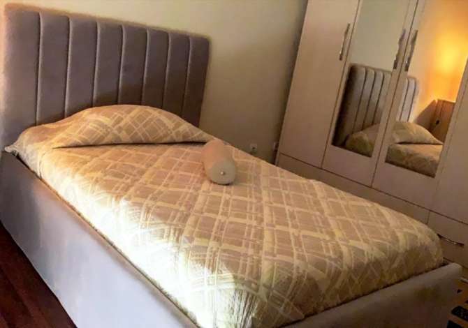 Shtepi ne shitje Apartament ne Tirane, 4+1, Mobilimi E mobiluar, Pagesa 248,000  Euro.