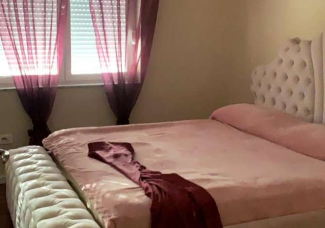 Shtepi ne shitje Apartament ne Tirane, 4+1, Mobilimi E mobiluar, Pagesa 248,000  Euro.