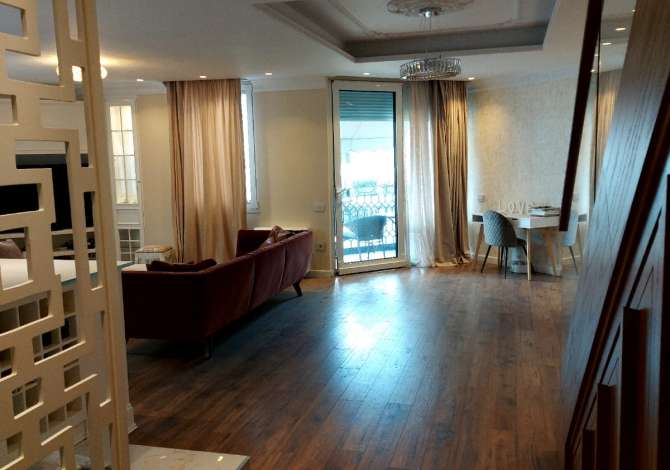 Shtepi ne shitje Apartament ne Tirane, 2+1, Mobilimi E mobiluar, Pagesa 561,000  Euro.