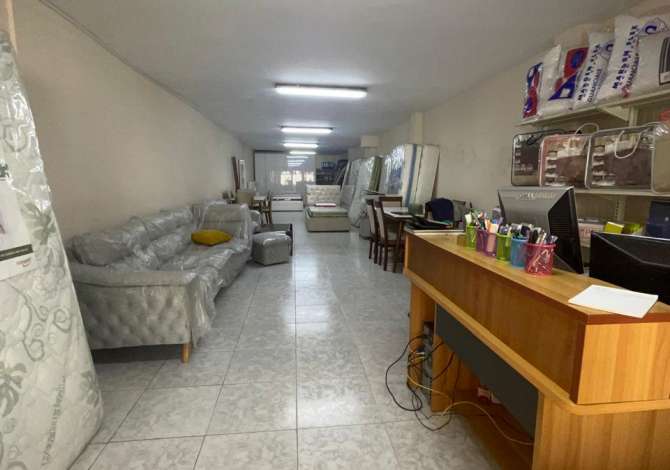 Ambiente Commerciale in Vendita 1+1 a Tirana - 120,000 Euro