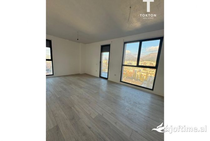 Shtepi ne shitje Apartament ne Tirane, 3+1, Mobilimi Bosh, pa mobiluar, Pagesa 250,000  Euro.
