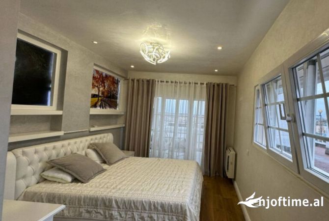 Shtepi ne shitje Apartament ne Tirane, 3+1, Mobilimi E mobiluar, Pagesa 350,000  Euro.