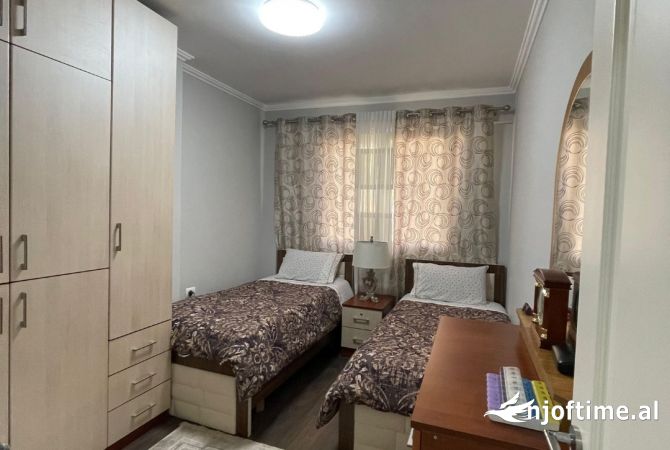 Shtepi me qera 2+1 ne Tirane - 1,000 Euro