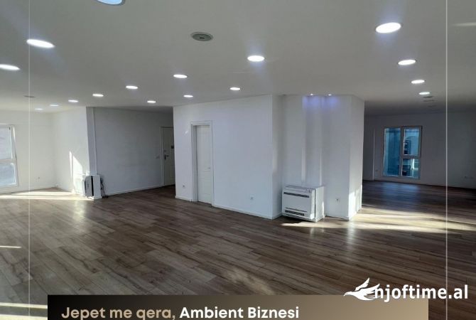 Ambjent biznesi me qera 3+1 ne Tirane - 2,300 Euro