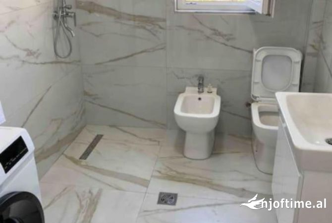 Shtepi ne shitje Apartament ne Tirane, 1+1, Mobilimi E mobiluar, Pagesa 249,000  Euro.