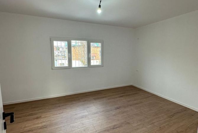 Shtepi ne shitje 1+1 ne Tirane - 75,000 Euro