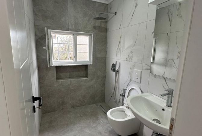 Shtepi ne shitje 1+1 ne Tirane - 75,000 Euro