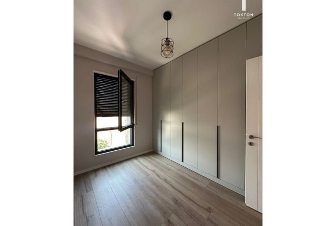 Shtepi me qera 2+1 ne Tirane - 1,000 Euro