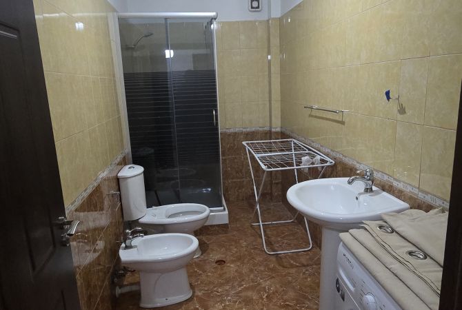 Shtepi me qera Apartament ne Tirane, 2+1, Mobilimi E mobiluar, Pagesa 40,000  Leke.