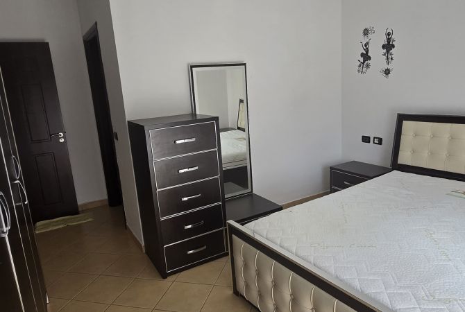 Shtepi me qera Apartament ne Tirane, 2+1, Mobilimi E mobiluar, Pagesa 40,000  Leke.