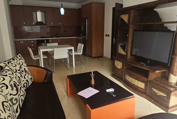 Shtepi me qera 2+1 ne Tirane - 40,000 Leke