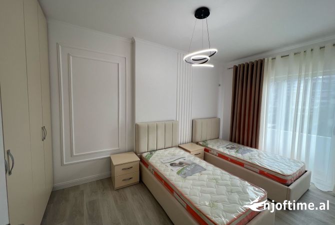 Shtepi ne shitje Apartament ne Tirane, 2+1, Mobilimi E mobiluar, Pagesa 138,000  Euro.