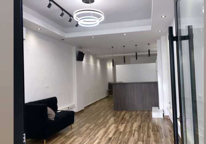 Ambiente Commerciale in Affitto 3+1 a Tirana - 50,000 Leke
