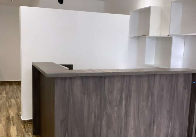 Ambiente Commerciale in Affitto 3+1 a Tirana - 50,000 Leke