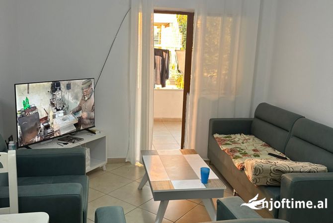 Shtepi ne shitje Apartament ne Tirane, 1+1, Mobilimi E mobiluar, Pagesa 55,000  Euro.