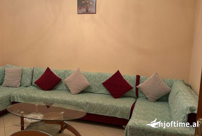 Shtepi me qera 2+1 ne Tirane - 45,000 Leke