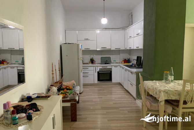 Shtepi me qera 2+1 ne Tirane - 40,000 Leke