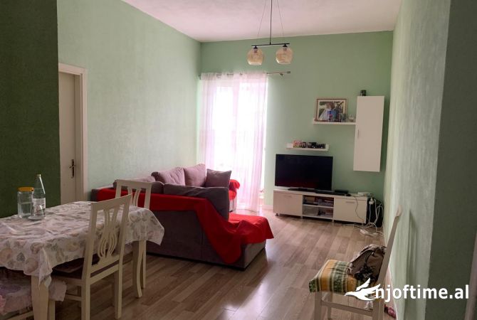 Shtepi me qera 2+1 ne Tirane - 40,000 Leke