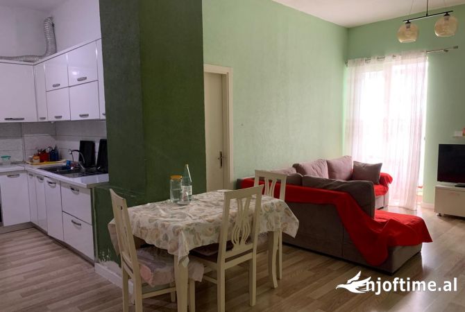 Shtepi me qera 2+1 ne Tirane - 40,000 Leke