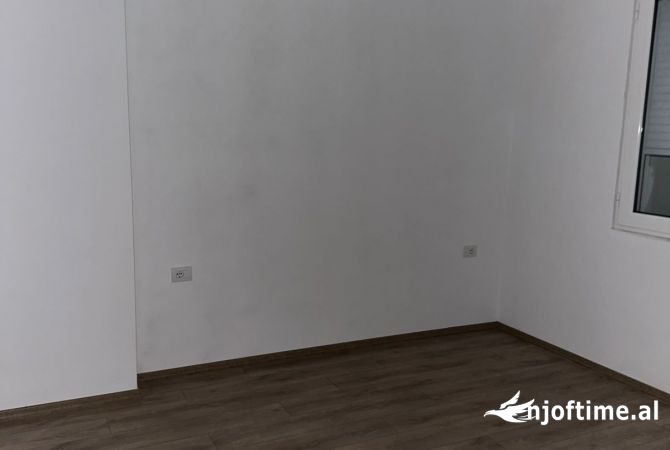 Shtepi me qera 2+1 ne Tirane - 300 Euro