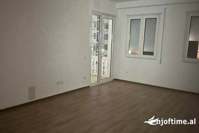 Shtepi me qera 2+1 ne Tirane - 300 Euro