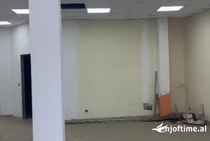 Ambient biznesi me qera 3+1 ne Tirane - 1,600 Euro