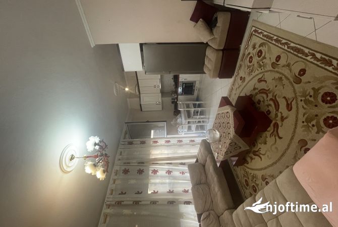Shtepi me qera 2+1 ne Tirane - 40,000 Leke