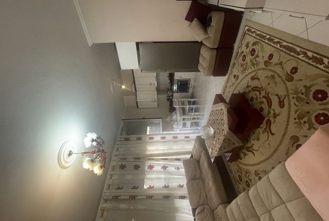Shtepi me qera 2+1 ne Tirane - 40,000 Leke