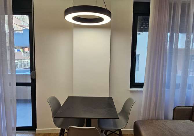 Shtepi me qera Apartament ne Tirane, 2+1, Mobilimi E mobiluar, Pagesa 600  Euro.