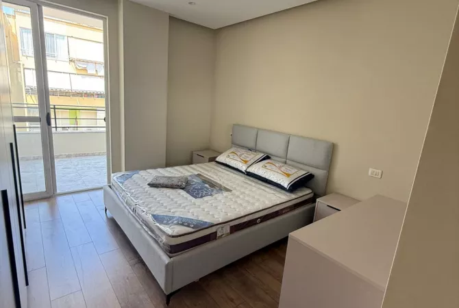Shtepi me qera Apartament ne Tirane, 2+1, Mobilimi E mobiluar, Pagesa 500  Euro.