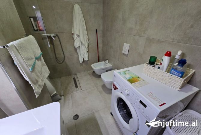 Shtepi me qera Apartament ne Tirane, 2+1, Mobilimi E mobiluar, Pagesa 800  Euro.