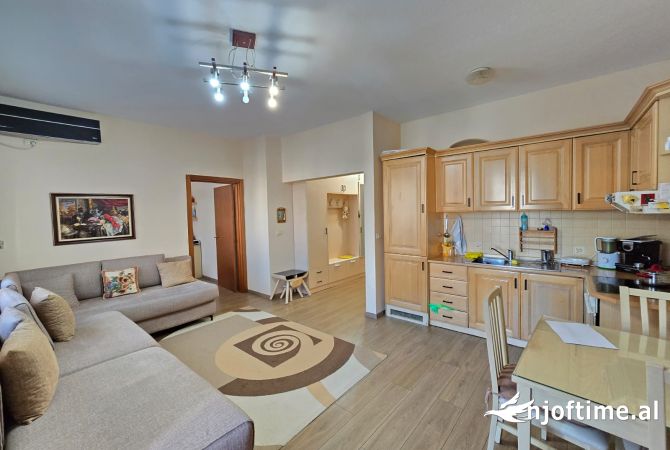 Shtepi me qera 2+1 ne Tirane - 800 Euro
