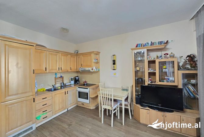 Shtepi me qera 2+1 ne Tirane - 800 Euro