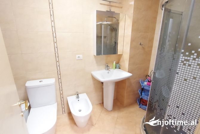 Shtepi me qera Apartament ne Tirane, 1+1, Mobilimi E mobiluar, Pagesa 550  Euro.