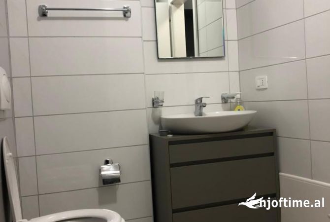 Shtepi me qera Apartament ne Tirane, 1+1, Mobilimi E mobiluar, Pagesa 550  Euro.