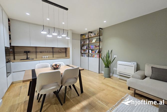 Shtepi ne shitje Apartament ne Tirane, 2+1, Mobilimi E mobiluar, Pagesa 240,000  Euro.