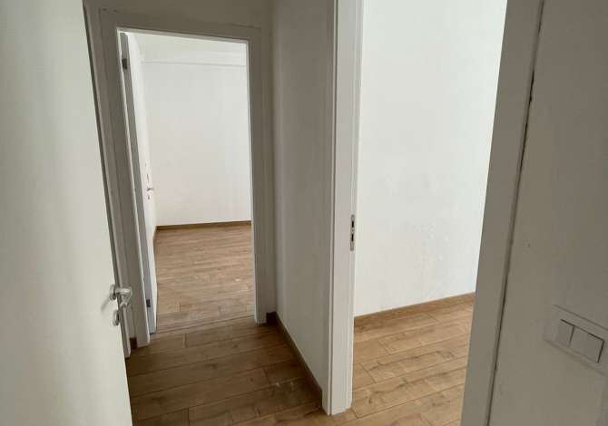 Shtepi ne shitje Apartament ne Tirane, 2+1, Mobilimi Bosh, pa mobiluar, Pagesa 175,000  Euro.