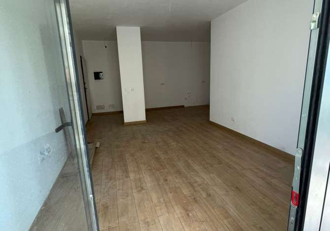 Shtepi ne shitje Apartament ne Tirane, 2+1, Mobilimi Bosh, pa mobiluar, Pagesa 175,000  Euro.