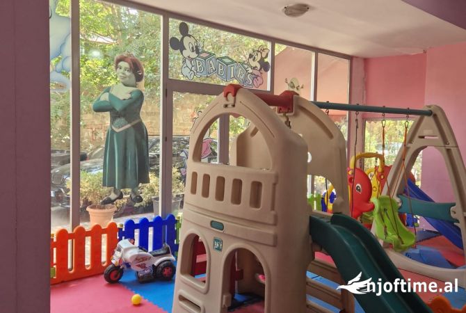 Lokal ne shitje prane Rruges se Dibres