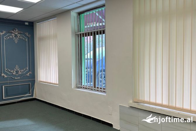 Ambient biznesi me qera 3+1 ne Tirane - 1,400 Euro