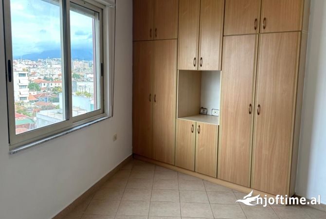 Shtepi me qera 2+1 ne Tirane - 400 Euro