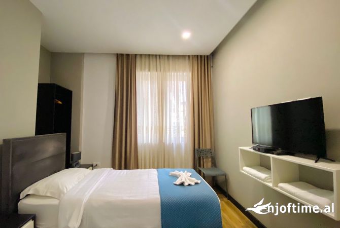Shtepi ne shitje Apartament ne Tirane, 4+1, Mobilimi E mobiluar, Pagesa 380,000  Euro.