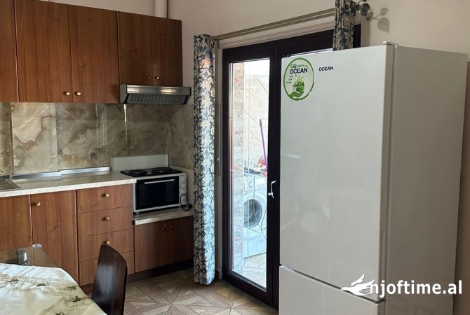 Shtepi me qera 1+1 ne Tirane - 30,000 Leke