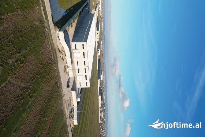 Ambient biznesi me qera 6+1 ne Durres - 1,800 Euro